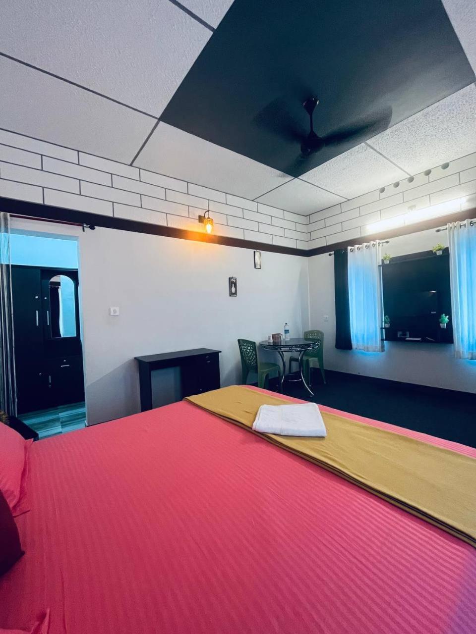 Linn View Home Stay Munnar Bilik gambar